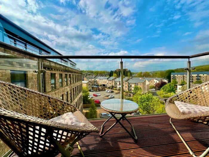 2 Bedroom Flat To Rent In Low Lane, Horsforth, Leeds, West Yorkshire, LS18