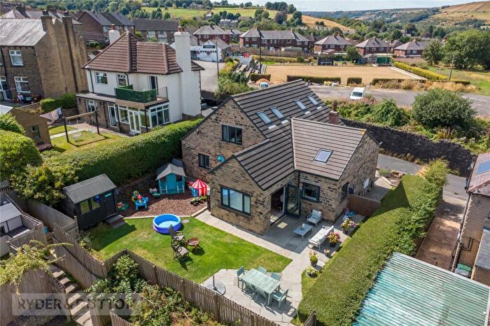 4 Bedroom Detached House For Sale In Linfit Lane, Linthwaite, Huddersfield, West Yorkshire, HD7