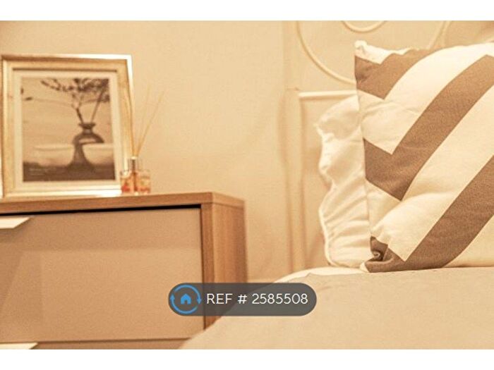 Studio To Rent In Studio, Swindon, SN1