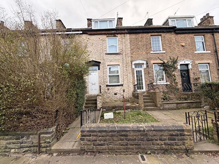 2 Bedroom Terraced House To Rent In New Hey Road, Bradford, West Yorkshire, BD4