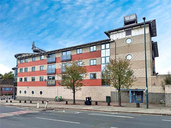 2 Bedroom Flat To Rent In Commodore Court, Bar Lane, NG8