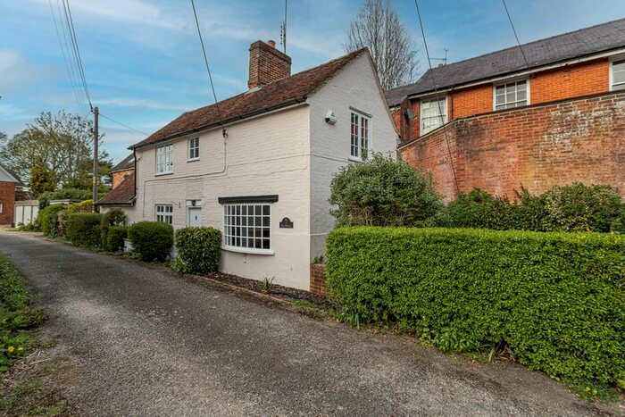 2 Bedroom Cottage To Rent In The Borough, Crondall, Farnham, GU10