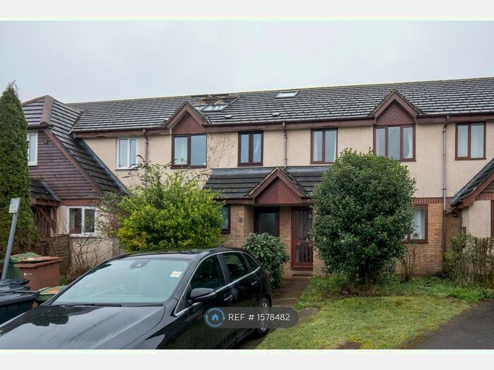 4 Bedroom Terraced House To Rent In Hollow Close, Guildford, GU2