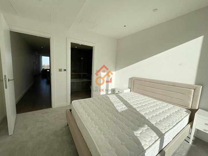 2 Bedroom Flat To Rent In Phoenix Court, Kennington Lane, London, SE11