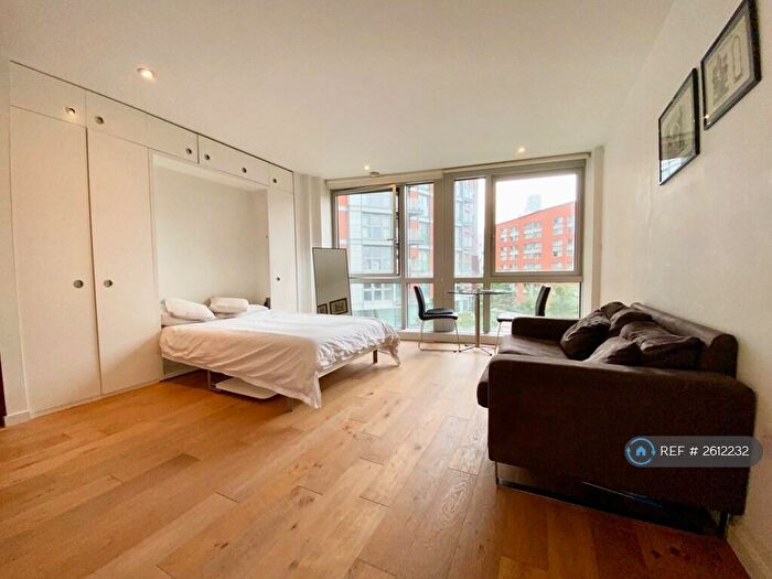 Studio To Rent In Ontario Tower, London, E14