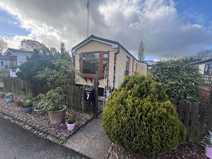 2 Bedroom Park Home For Sale In Lindow Court Park, Mobberley, Knutsford, WA16