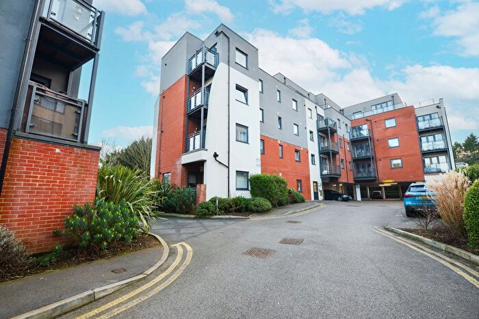 1 Bedroom Flat To Rent In Walnut Tree Close, Guildford, GU1