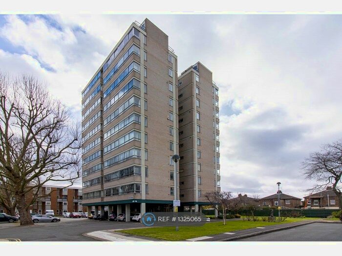 2 Bedroom Flat To Rent In The Towers, Richmond TW9