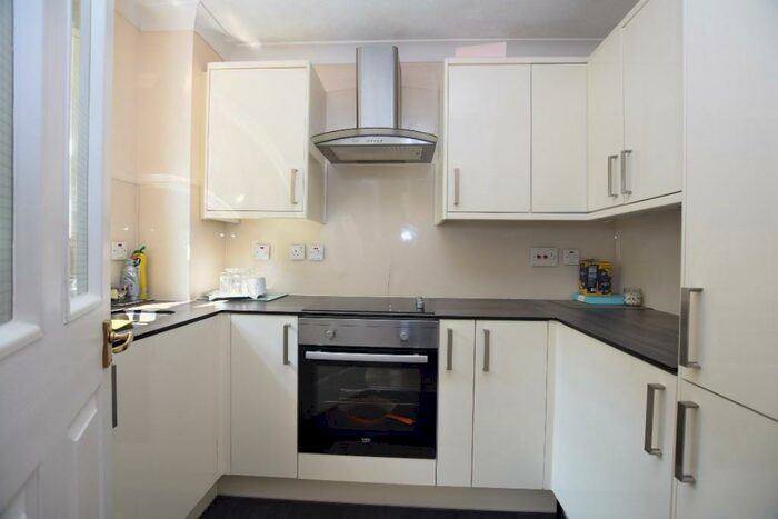 1 Bedroom Apartment To Rent In Devonshire Avenue, Sutton, Surrey, SM2