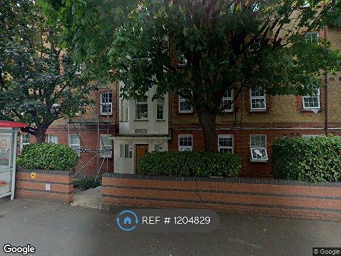 3 Bedroom Flat To Rent In Stratford, Stratford, E15
