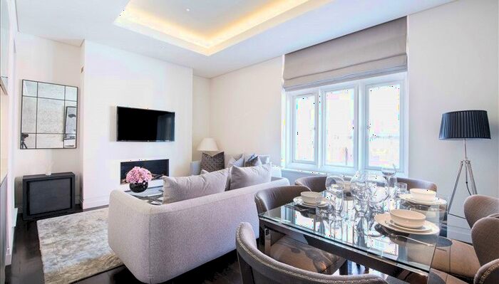 2 Bedroom Flat To Rent In Green Street, Mayfair, W1K