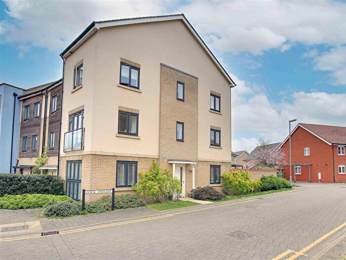 3 Bedroom Town House For Sale In Gorse Crescent, St. Neots, PE19