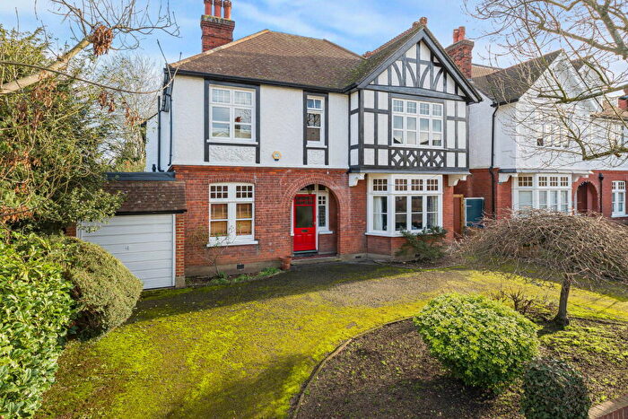 4 Bedroom Detached House For Sale In Hayes Road, Bromley, BR2