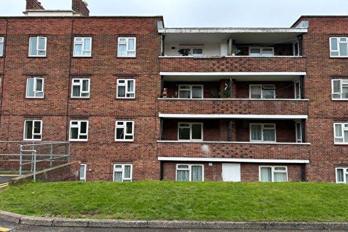 2 Bedroom Flat To Rent In Durham Close, Dover, CT17