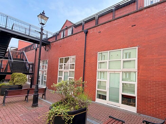 2 Bedroom Flat To Rent In St. James Court, Burton-On-Trent, DE14