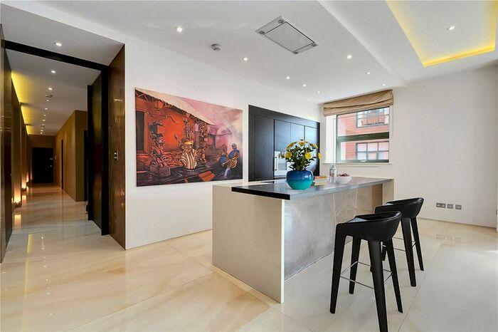 3 Bedroom Flat To Rent In William Hunt Mansions, Somerville Avenue, SW13