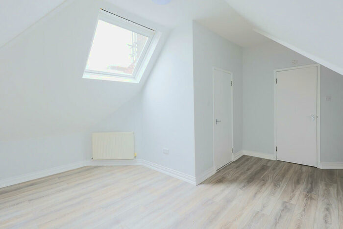 Studio To Rent In Mount View Road, Crouch End, London, N4