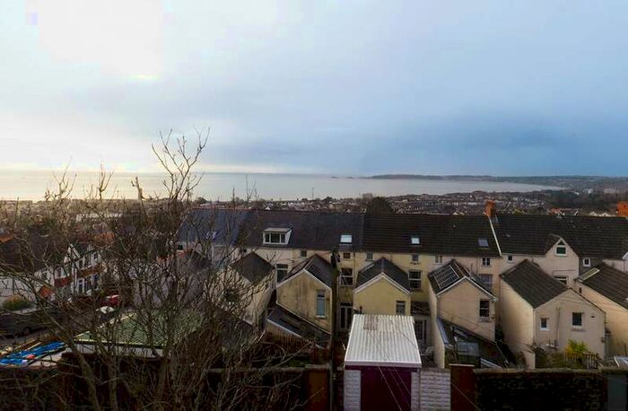 2 Bedroom Property To Rent In Penlan Crescent Uplands, Swansea, SA2