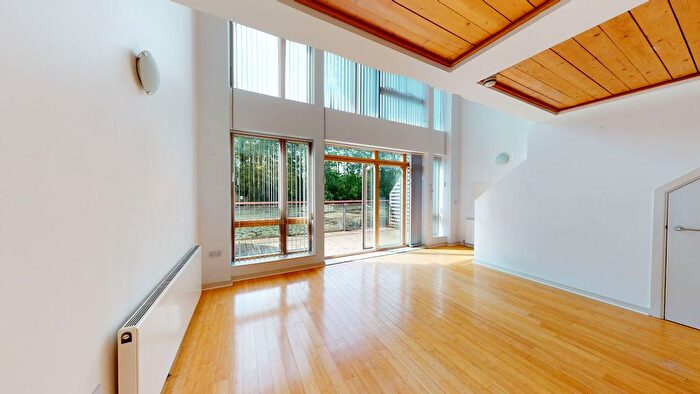 1 Bedroom Flat To Rent In Faraday Lodge, Greenwich, London, SE10