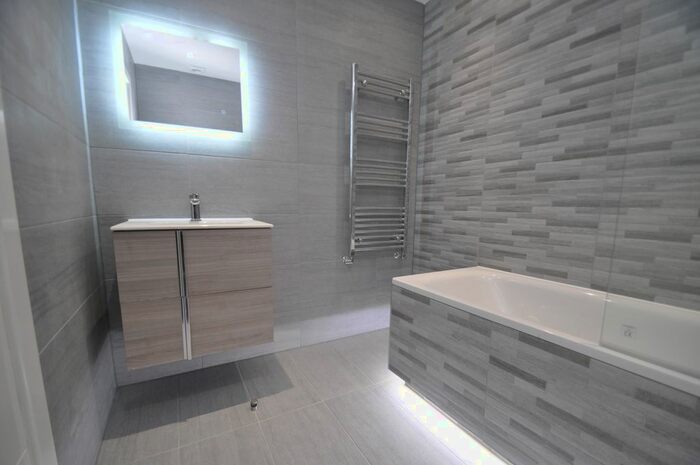 2 Bedroom Flat To Rent In Park Street, Ashford TN24