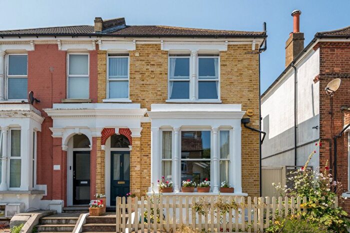 4 Bedroom Semi-detached House For Sale In Thurlestone Road, London, SE27