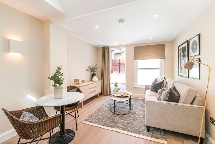 2 Bedroom Mews To Rent In Bourdon Street, Mayfair, W1K