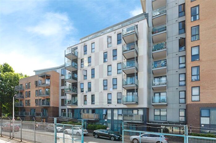 2 Bedroom Flat To Rent In Turner Street, London, E16