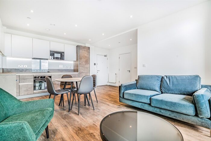 1 Bedroom Apartment To Rent In Bed, Nd Floor, Heron, The Halcyon In Fresh Wharf, IG11