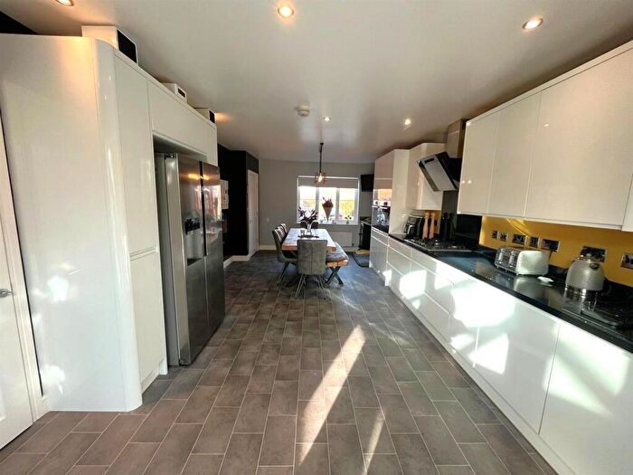 5 Bedroom Detached House For Sale In Willard Close, Chesterton, Newcastle, ST5