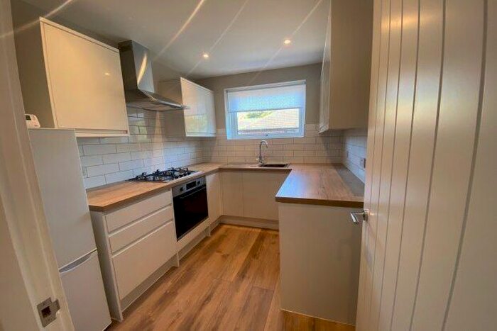 2 Bedroom Flat To Rent In Wisley Court, South Croydon, CR2