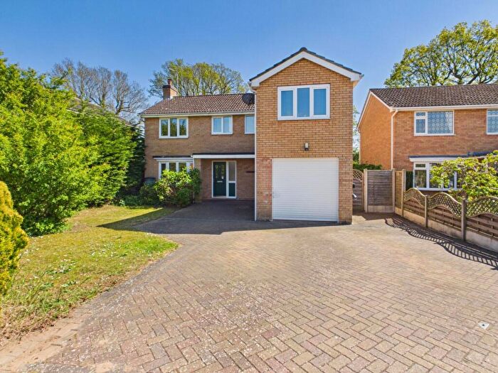 4 Bedroom Detached House For Sale In Heather Close, Woodhall Spa, LN10