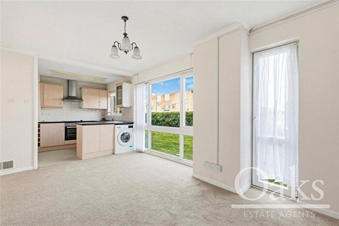 2 Bedroom Maisonette For Sale In Turnpike Link, Park Hill, CR0