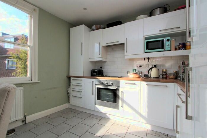 1 Bedroom Apartment To Rent In Pembroke Road, Muswell Hill, N10