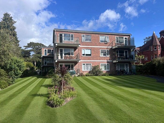 2 Bedroom Apartment For Sale In West Cliff Road, West Cliff, BH4