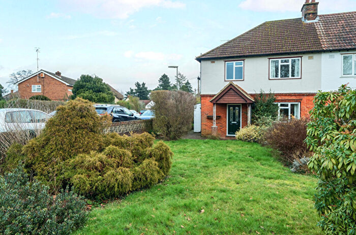 3 Bedroom Semi Detached House For Sale In The Oval, Godalming, Surrey, GU7