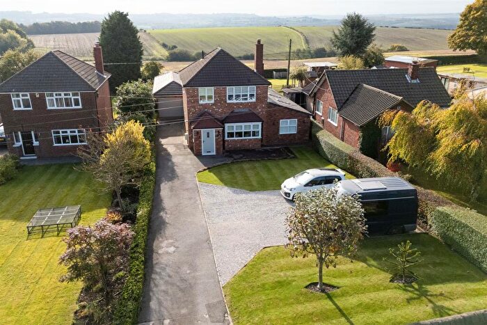 3 Bedroom Detached House For Sale In Worksop Road, Chesterfield, S43