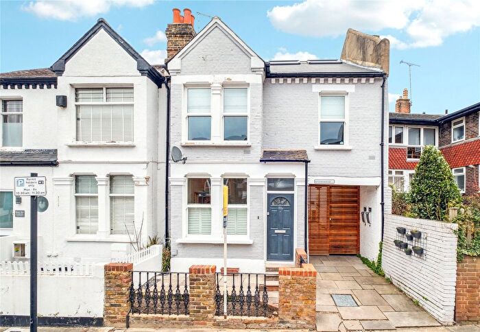 1 Bedroom Flat For Sale In Bassingham Road, London, SW18