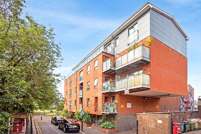 1 Bedroom Flat For Sale In Ducere House, Viaduct Street, London, E2