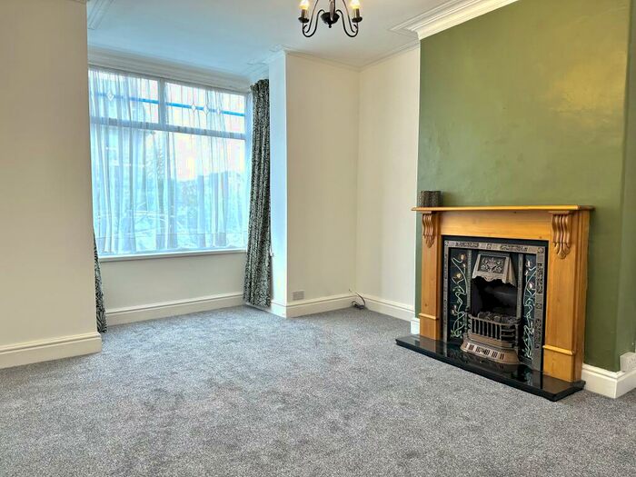 5 Bedroom Terraced House To Rent In Marshall Terrace, Leeds, LS15