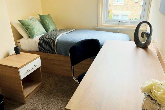 6 Bedroom Flat To Rent In Hemingford Rdcambridge Bz, Uk, Cambridge, CB1