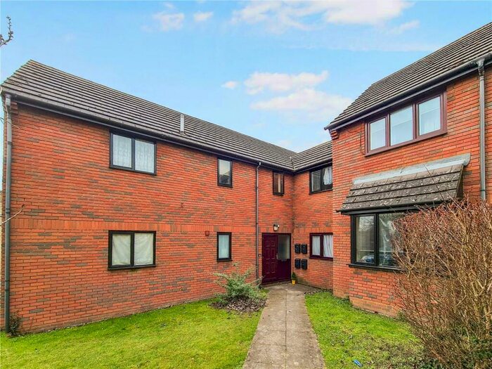 2 Bedroom Apartment To Rent In Lovell Court, Irthlingborough, Northants, NN9
