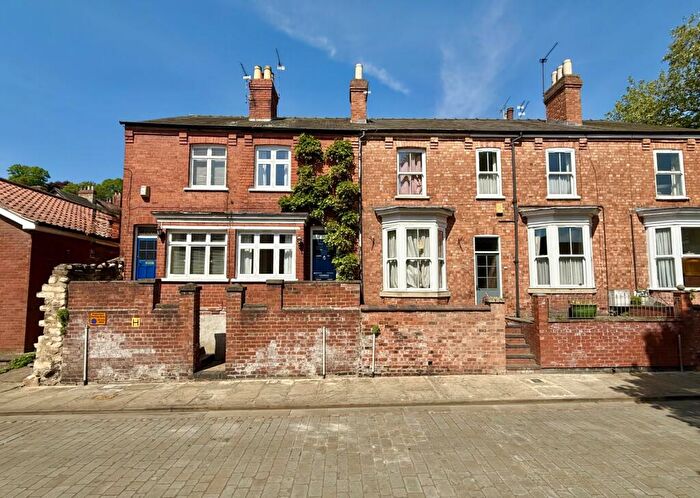2 Bedroom Terraced House To Rent In Danes Terrace, Lincoln, LN2