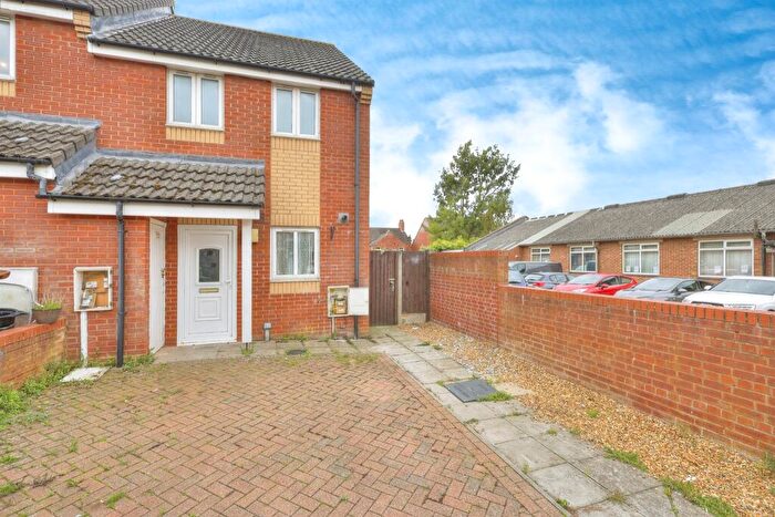 2 Bedroom Semi Detached House For Sale In Summerlee Road, Finedon, Wellingborough, NN9