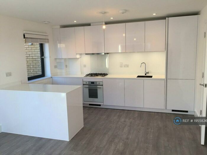 1 Bedroom Flat To Rent In Downsview Road, London, SE19