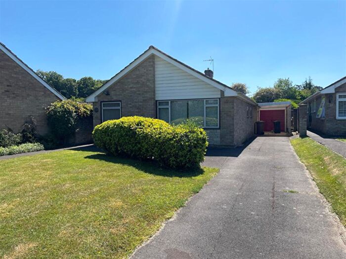 3 Bedroom Detached Bungalow For Sale In Westleigh Drive, Sonning Common, RG4