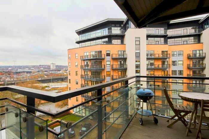 2 Bedroom Flat To Rent In Riverside Way, Leeds, LS1