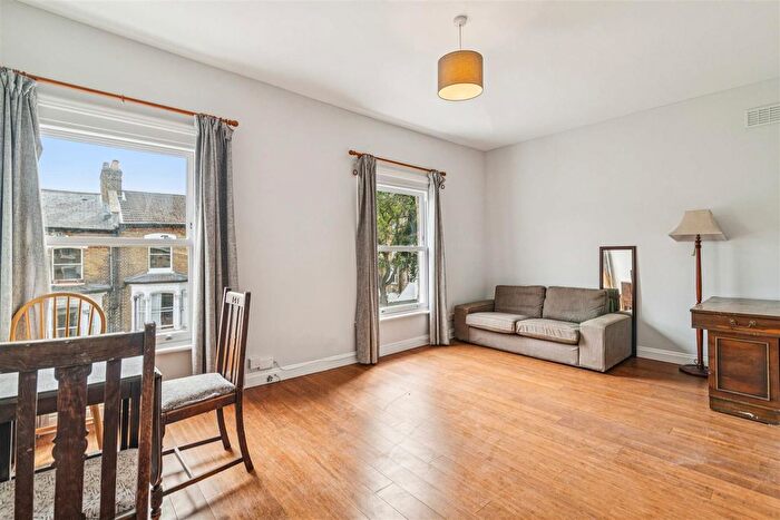 2 Bedroom Flat To Rent In Kellett Road, SW2