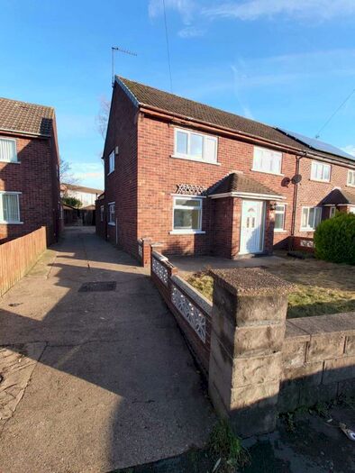3 Bedroom Semi-Detached House To Rent In Healey Road, Scunthorpe, DN16