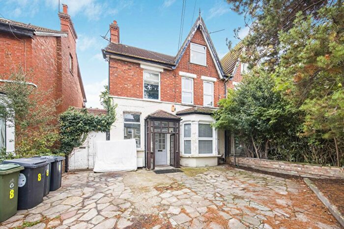 1 Bedroom Flat To Rent In Manor Road, London, E10