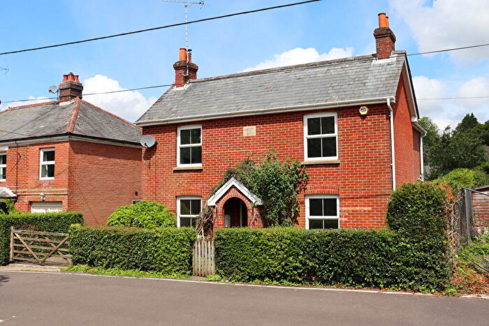 4 Bedroom Detached House For Sale In Hampshire Cottage, Ropley, Alresford, SO24